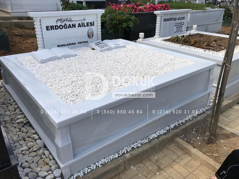 İki Kişilik Baştaşı Sütunlu Kitabeli Süt Beyazı Mermer Mezar