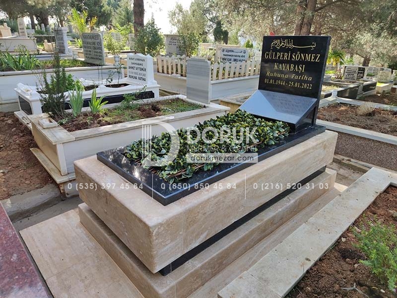10-20 cm kalınlığında traverten ve 5 cm kalınlığında absolute black granit