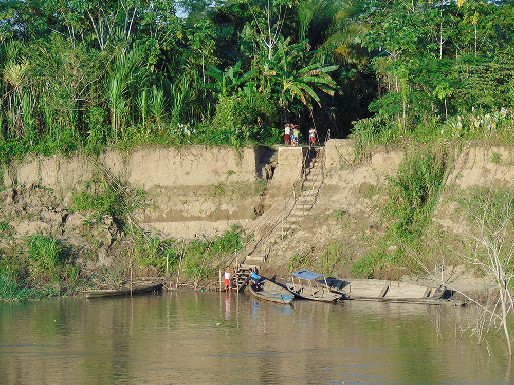 Peru Amazonları'nda yaşayan insanlar