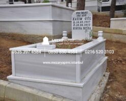 Alternative view of Tek Kişilik Vazolu Mermer Mezar