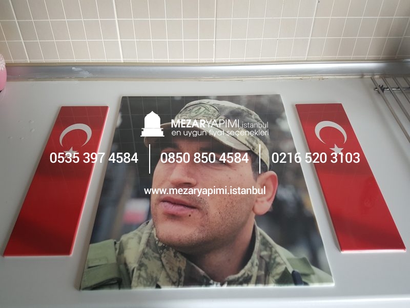 Şehit Mezar Taşına Solmayan Porselen Fotoğraf & Bayrak - Görsel 13
