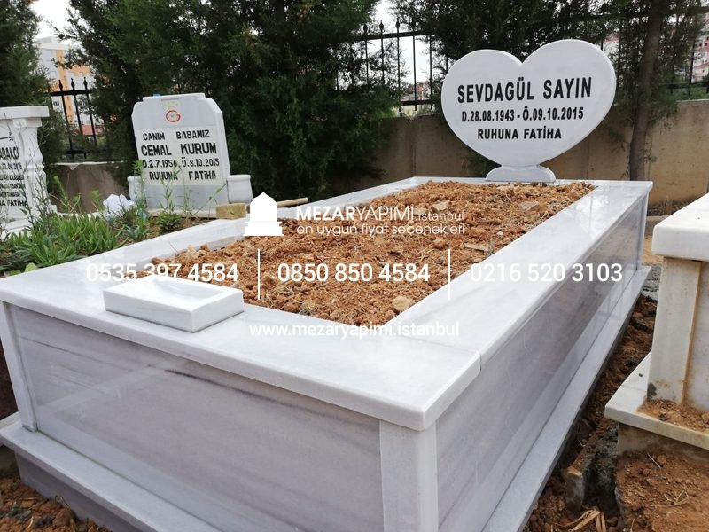 Tek Kişilik Mermer Kalp Şeklinde Mezar Taşı Modeli