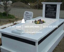 Alternative view of Tek Kişilik Sütunlu Baştaşı Granit Şeritli Mezar