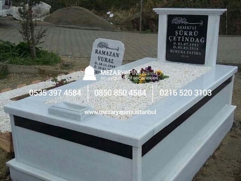 Tek Kişilik Sütunlu Baştaşı Granit Şeritli Mezar - Görsel 2