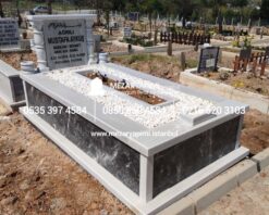 Tek Kişilik Sütunlu Gövde Siyah Mermer Mezar