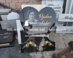 Kalp Şeklinde Lazer Resimli  Mezar Taşı Modeli
