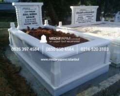 Tek Kişilik Baştaşı Sütunlu Süt Beyazı Mermer Mezar