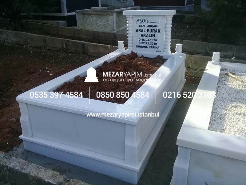 Tek Kişilik Baştaşı Sütunlu Süt Beyazı Mermer Mezar - Görsel 2
