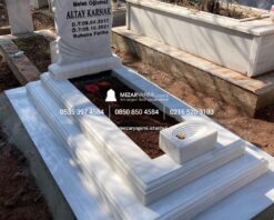 Baştaşı Çiçek Desenli Mermer Blok Mezar - Görsel 5