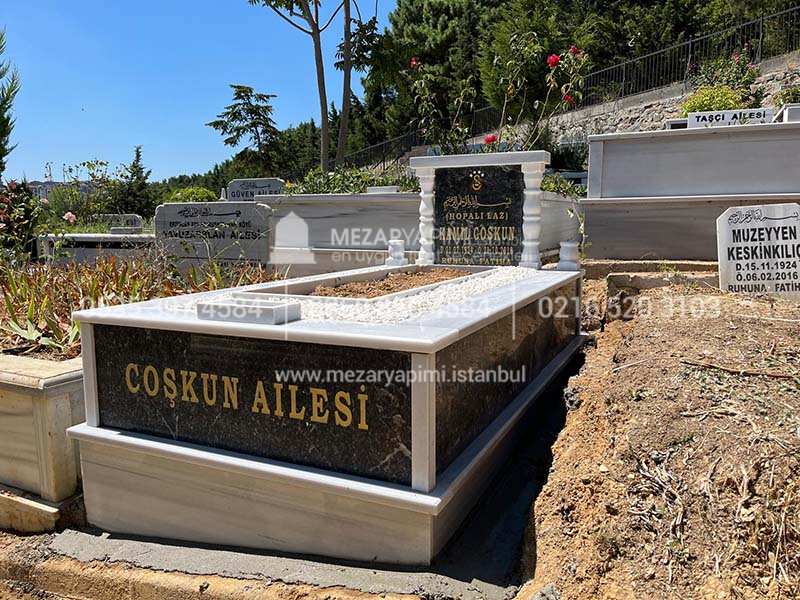 Tek Kisilik Bas Tasi Govde Siyah Mermer Sutunlu Mezar