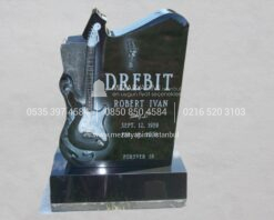 Gitar Şeklinde Mezar Taşı - Görsel 7