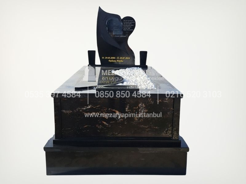 Komple Granit Özel Desenli Mezar