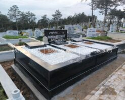 3 Kişilik Granit Aile Mezar Modeli