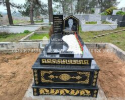 Komple Desen İşlemeli Üzeri Kapaklı Granit Mezar