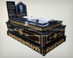 Komple Desen İşlemeli Üzeri Kapaklı Granit Mezar