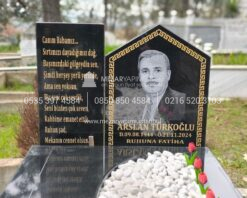 Komple Desen İşlemeli Üzeri Kapaklı Granit Mezar