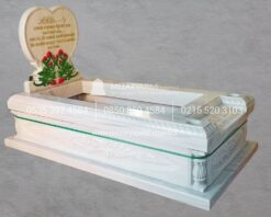 Lale Motifli Kalp Şeklinde Cnc İşlemeli Mermer Mezar