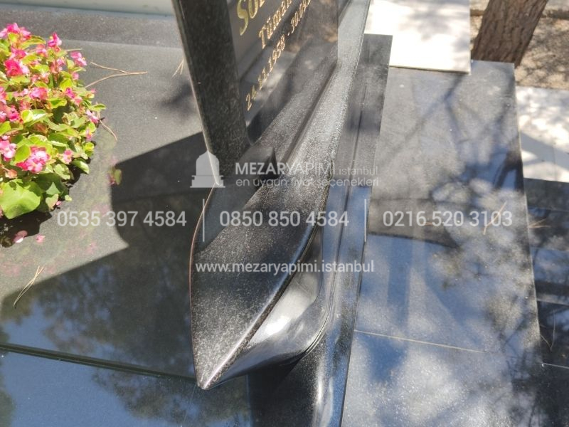 Yelkenli Gemi Şeklinde Granit Anıt Mezar