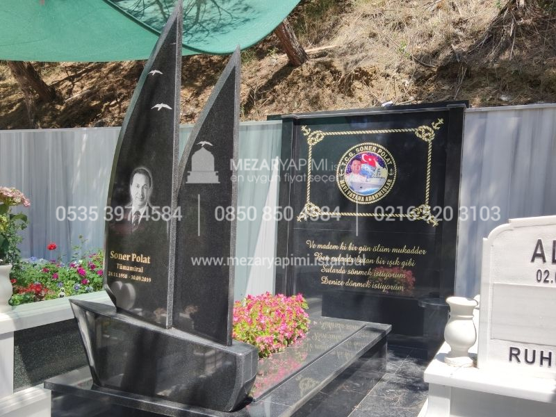 Yelkenli Gemi Şeklinde Granit Anıt Mezar