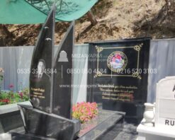 Yelkenli Gemi Şeklinde Granit Anıt Mezar