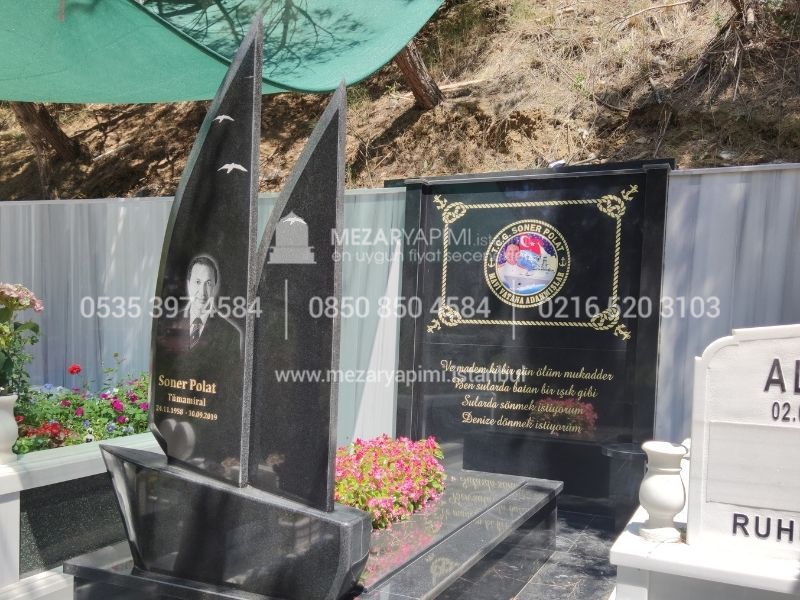 Yelkenli Gemi Şeklinde Granit Anıt Mezar