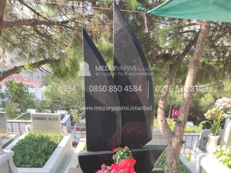 Yelkenli Gemi Şeklinde Granit Anıt Mezar