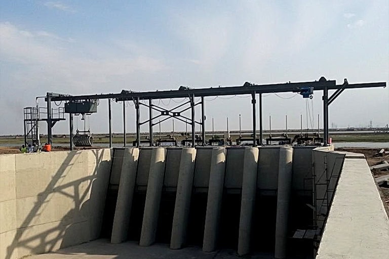 MOTT MACDONALD WATER & ENVIRONMENT BAGHDAD/IRAQ SHAT AL ARAB SIPHON PROJECT/EQUIPMENT SUPPLY 2013
