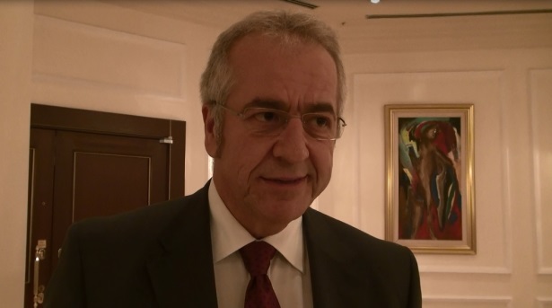 Bilişim sektörünün gelişmesinin önündeki engeller neler?
