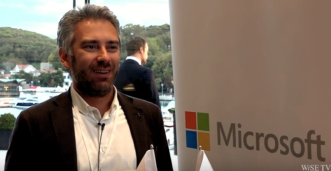 Microsoft’un Yılın En İyi KOBİ İş Ortağı Ödülü Makronet’e verildi